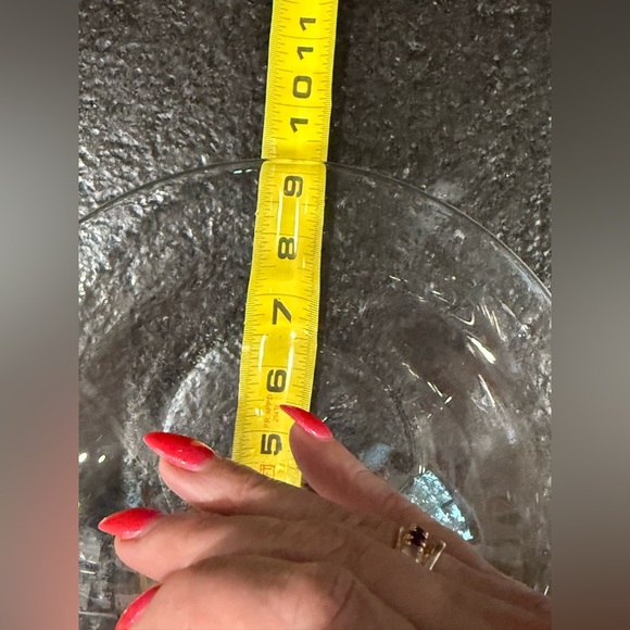 Wine Enthusiast Hand-Blown Glass Wine Decanter – Modern Design – Made in Poland - Picture 7 of 9